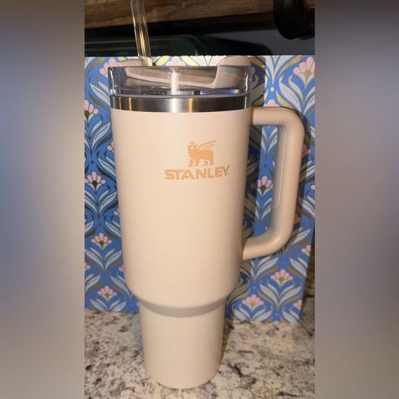 Stanley Other - Hearth and hand by magnolia StanleyTumbler, 40 oz in the color- Best Beige/Dune.